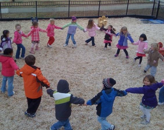 Anpassung der Kinder an die Bedingungen des Kindergartens: wann und wo zu beginnen