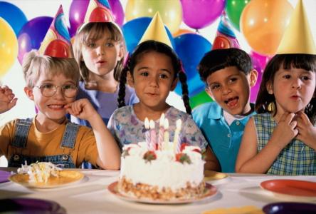Wettbewerbe für Kinder an ihrem Geburtstag - Spaß und Sicherheit