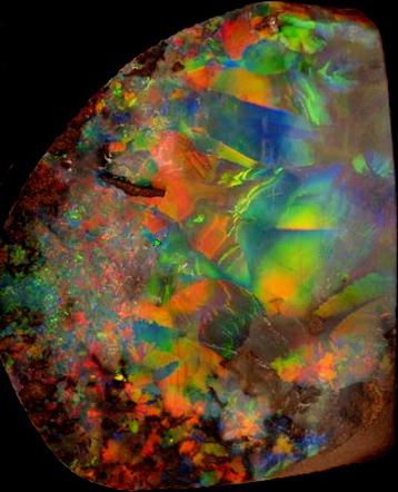 Opal - ein Stein, dessen Eigenschaften zur Entwicklung der Intuition beitragen