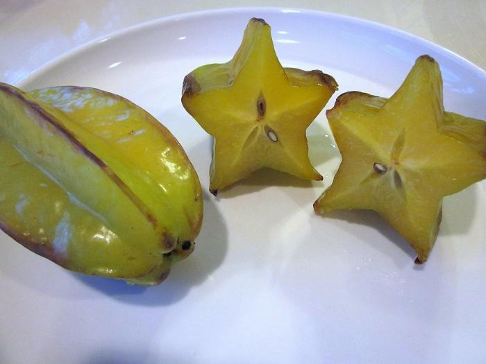 wie man Carambola isst