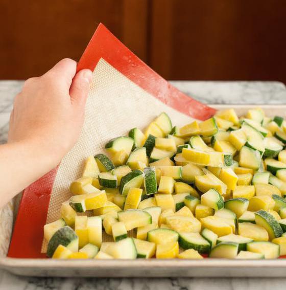 Zucchini als Pilze für den Winter ohne Sterilisation