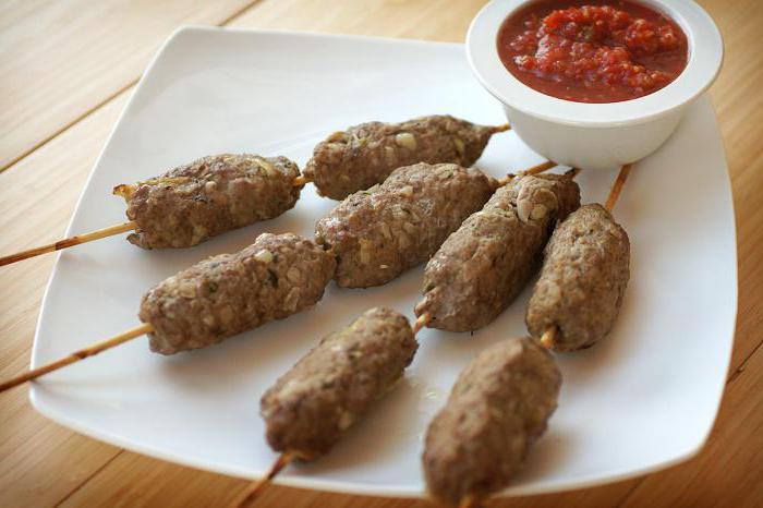 Schaschlik aus Hackfleisch (Lyulya-Kebab): Rezept