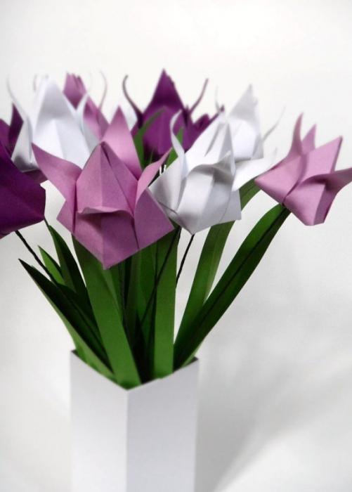 Blumen aus Papier mit ihren eigenen Händen