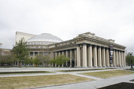 wo ist das größte Theater in Russland