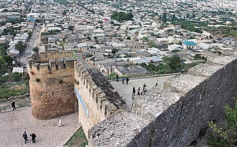 Ruhe in Derbent, Dagestan. Das Kaspische Meer