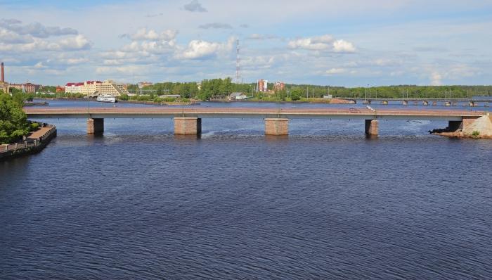 Sampsonievsky Bridge: Reparaturarbeiten sind im Gange